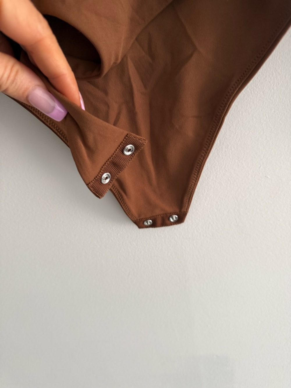 Aritzia Contour Long Sleeve Square Neck Bodysuit in Brown size M - Picture 7 of 8